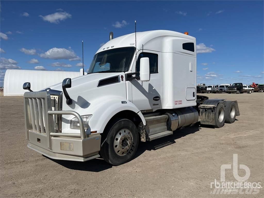 Kenworth T880 Autotractoare