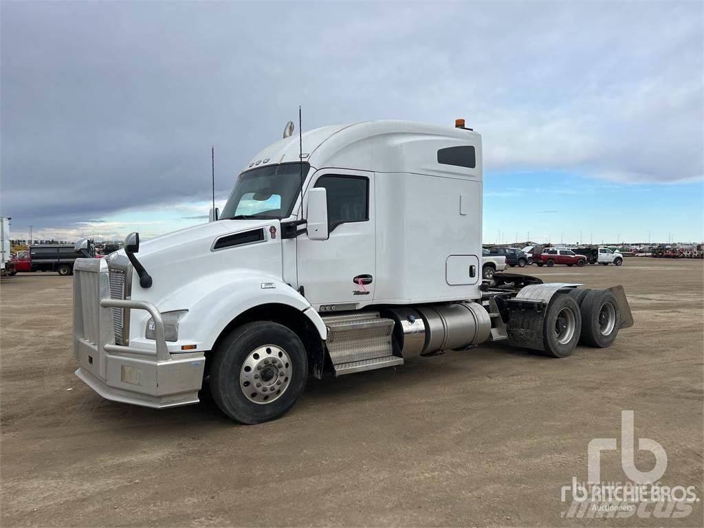 Kenworth T880 Autotractoare