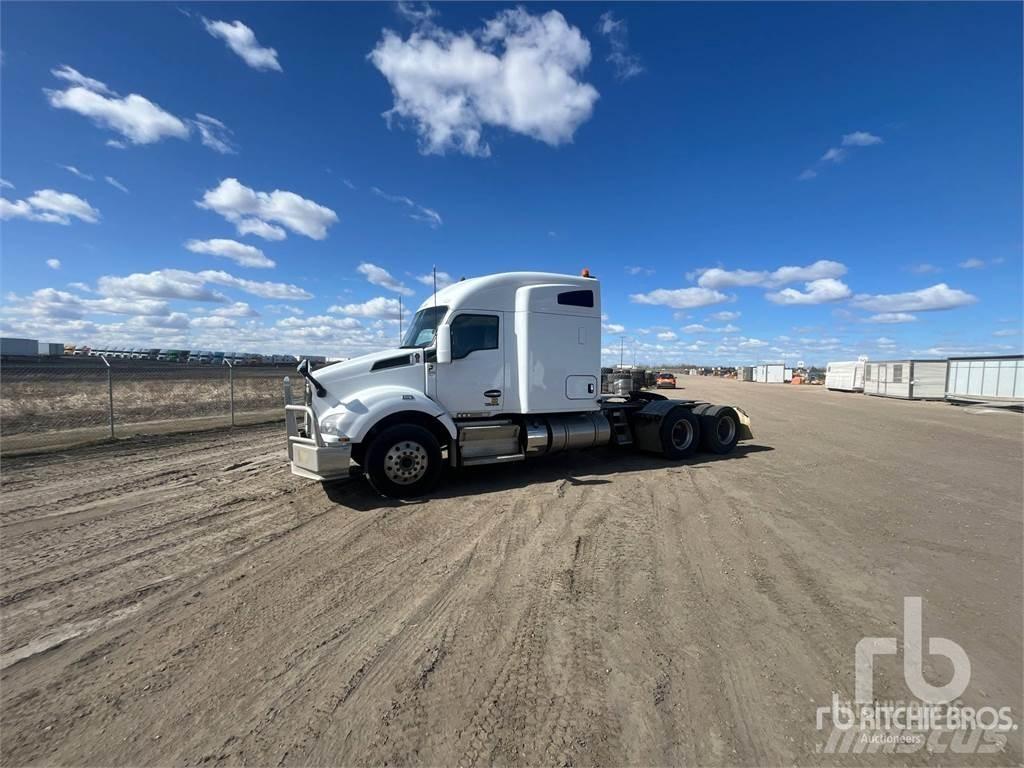 Kenworth T880 Autotractoare