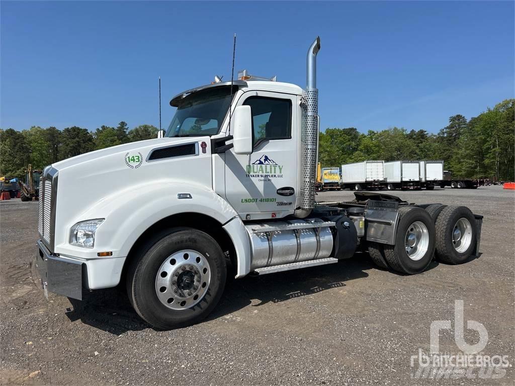 Kenworth T880 Autotractoare