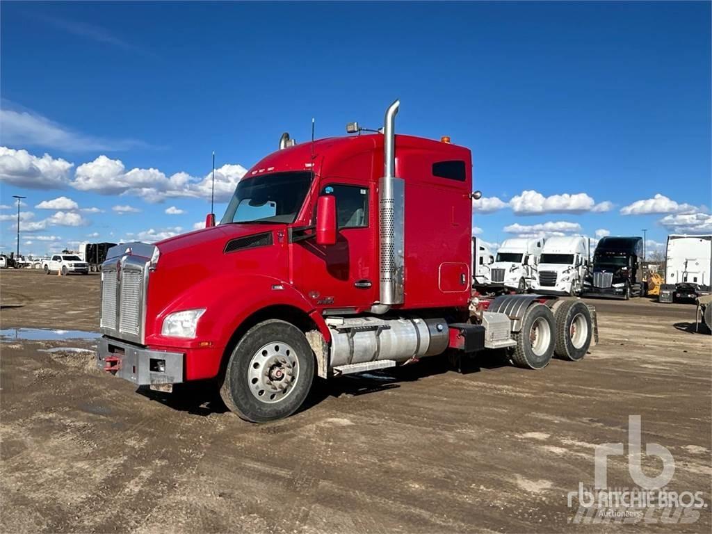 Kenworth T880 Autotractoare