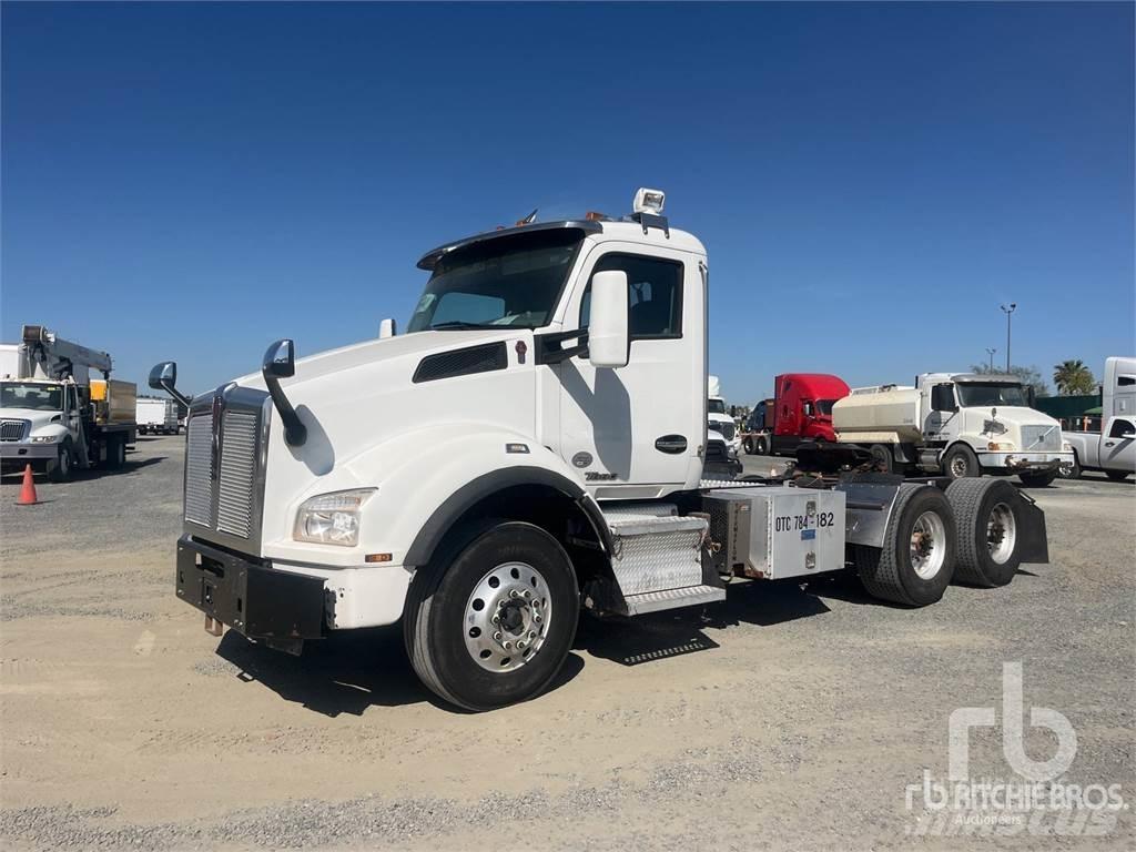Kenworth T880 Autotractoare