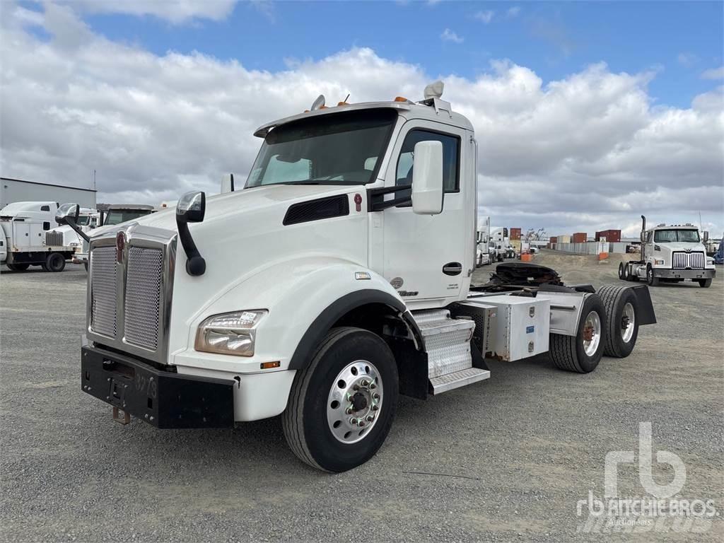 Kenworth T880 Autotractoare