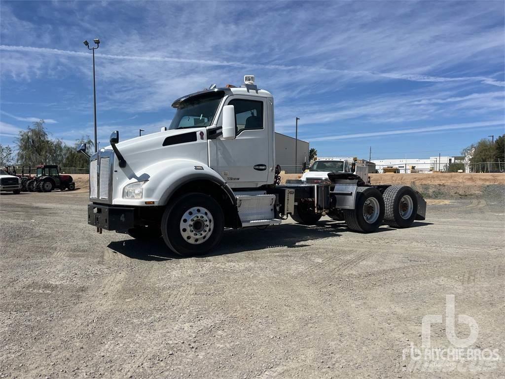 Kenworth T880 Autotractoare
