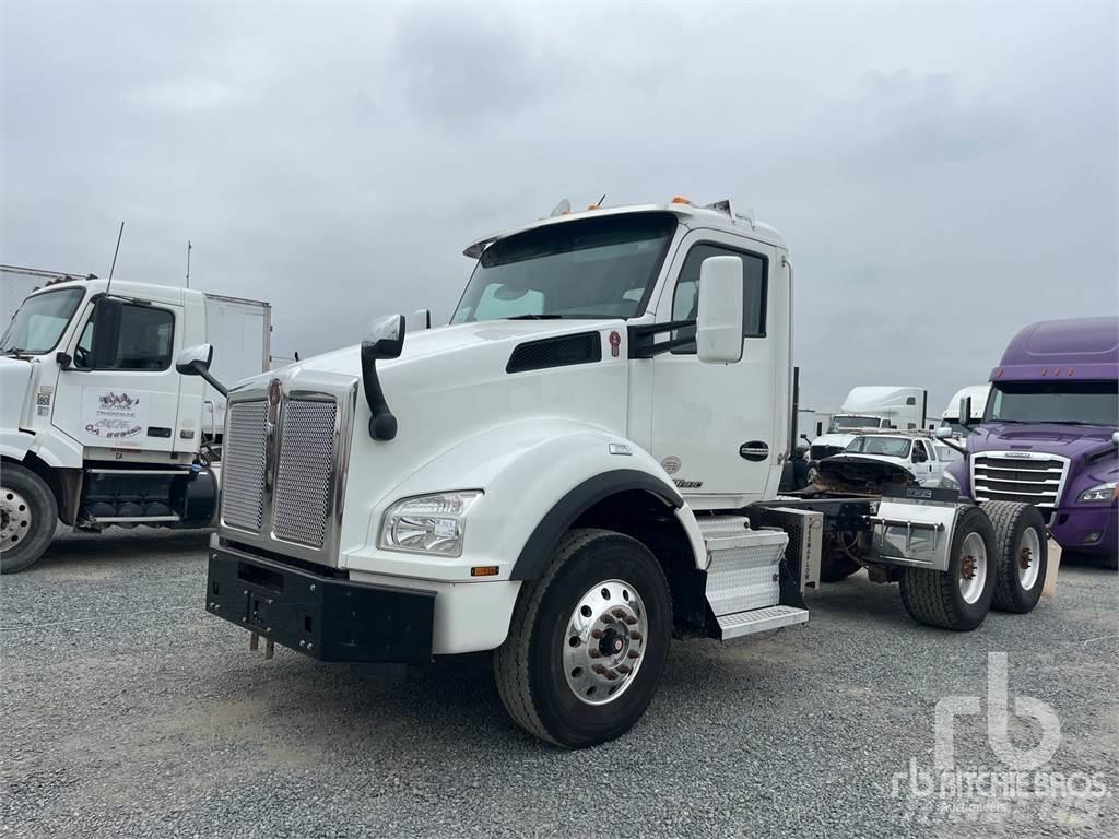 Kenworth T880 Autotractoare