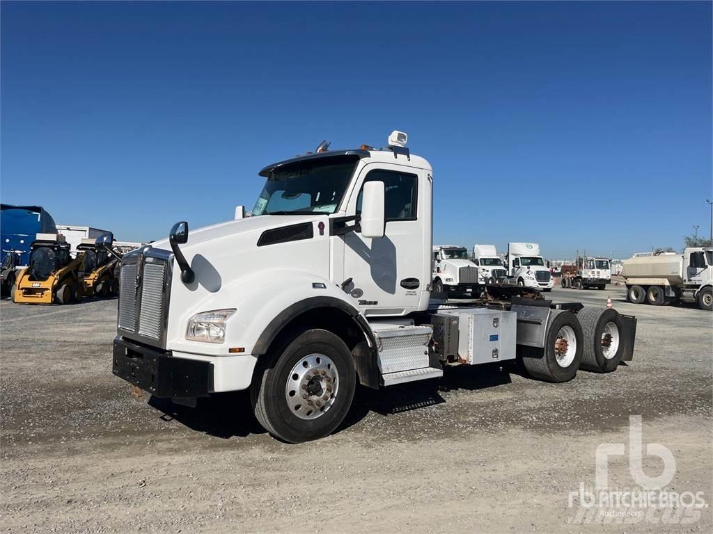 Kenworth T880 Autotractoare