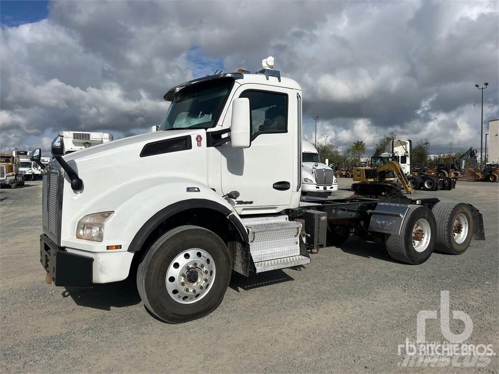Kenworth T880 Autotractoare