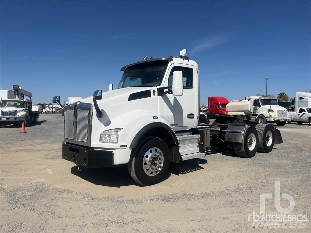 Kenworth T880 Autotractoare