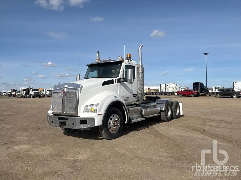 Kenworth T880 Autotractoare