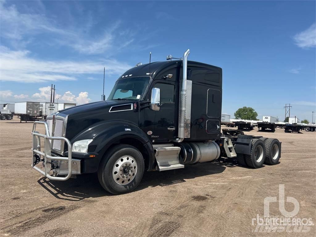 Kenworth T880 Autotractoare