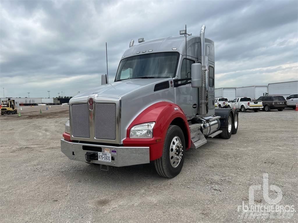 Kenworth T880 Autotractoare
