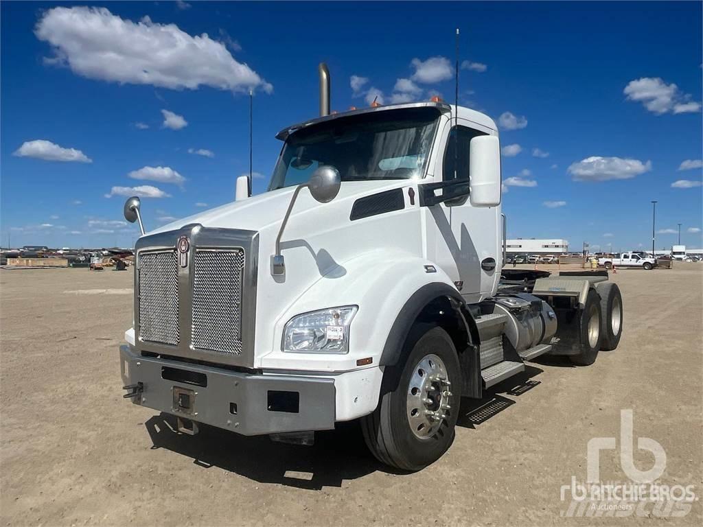 Kenworth T880 Autotractoare