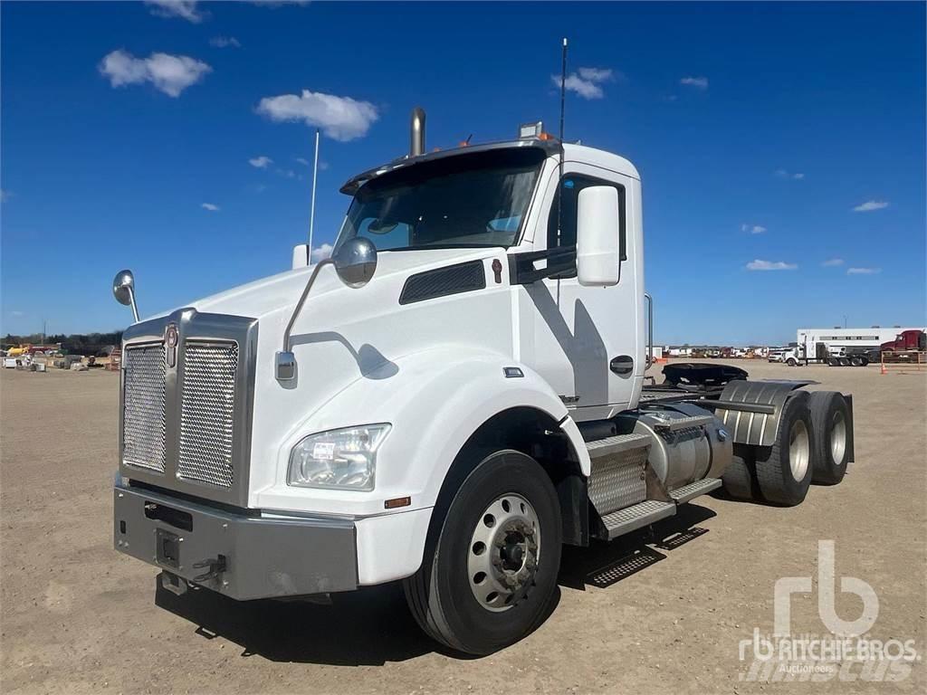 Kenworth T880 Autotractoare