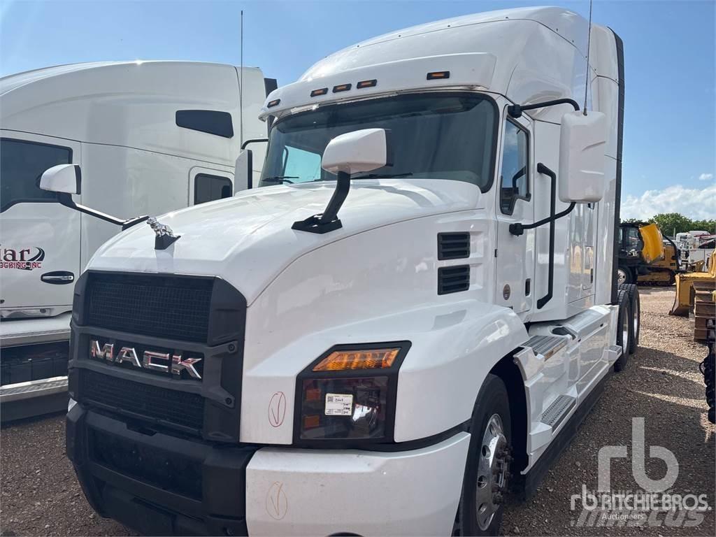 Mack AN64T Autotractoare