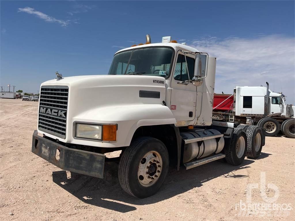 Mack CH613 Autotractoare