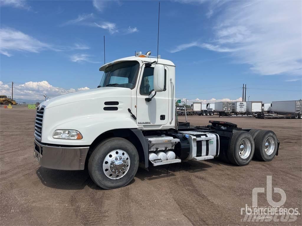 Mack CH613 Autotractoare