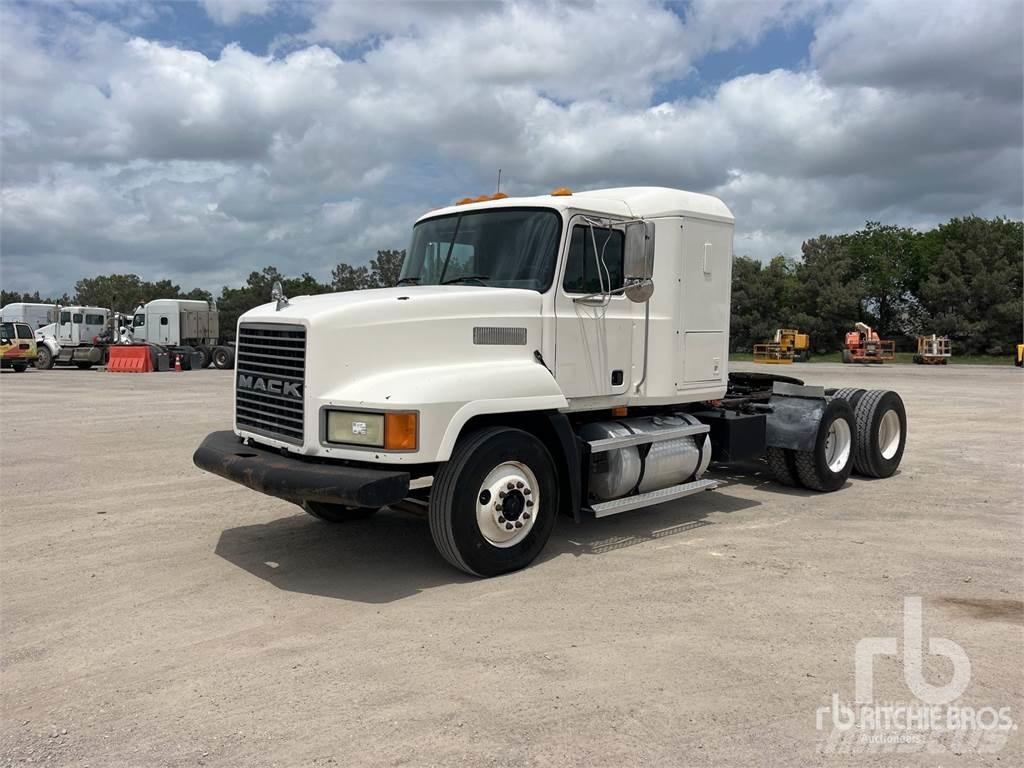 Mack CH613 Autotractoare