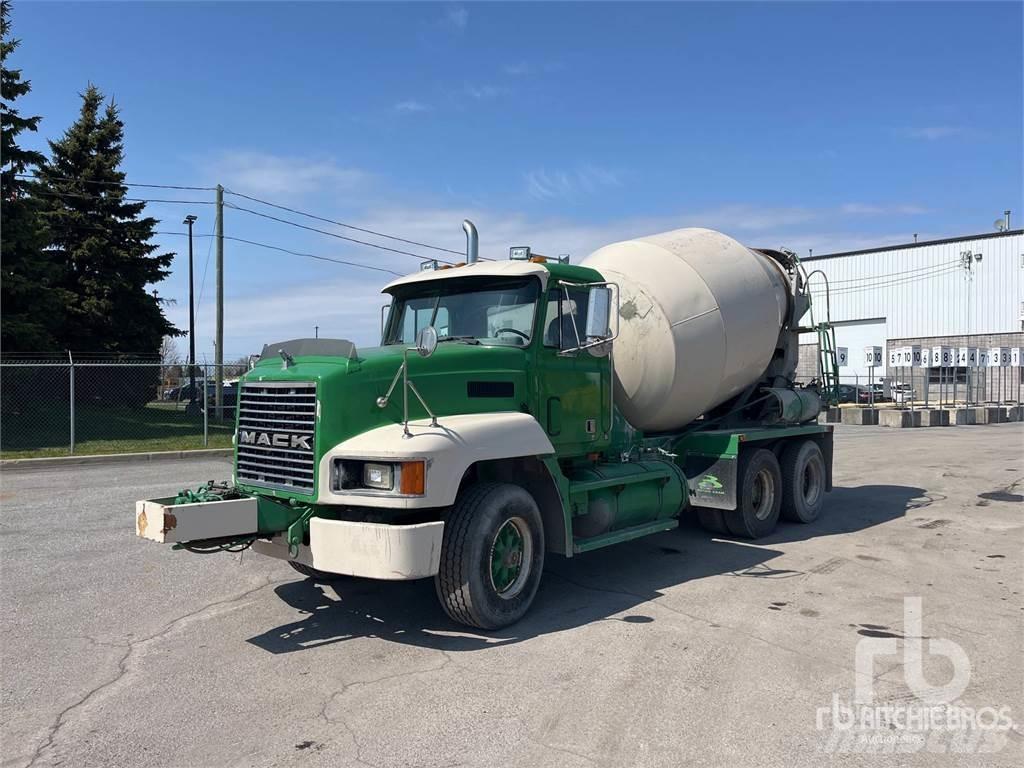 Mack CH613 Betoniera