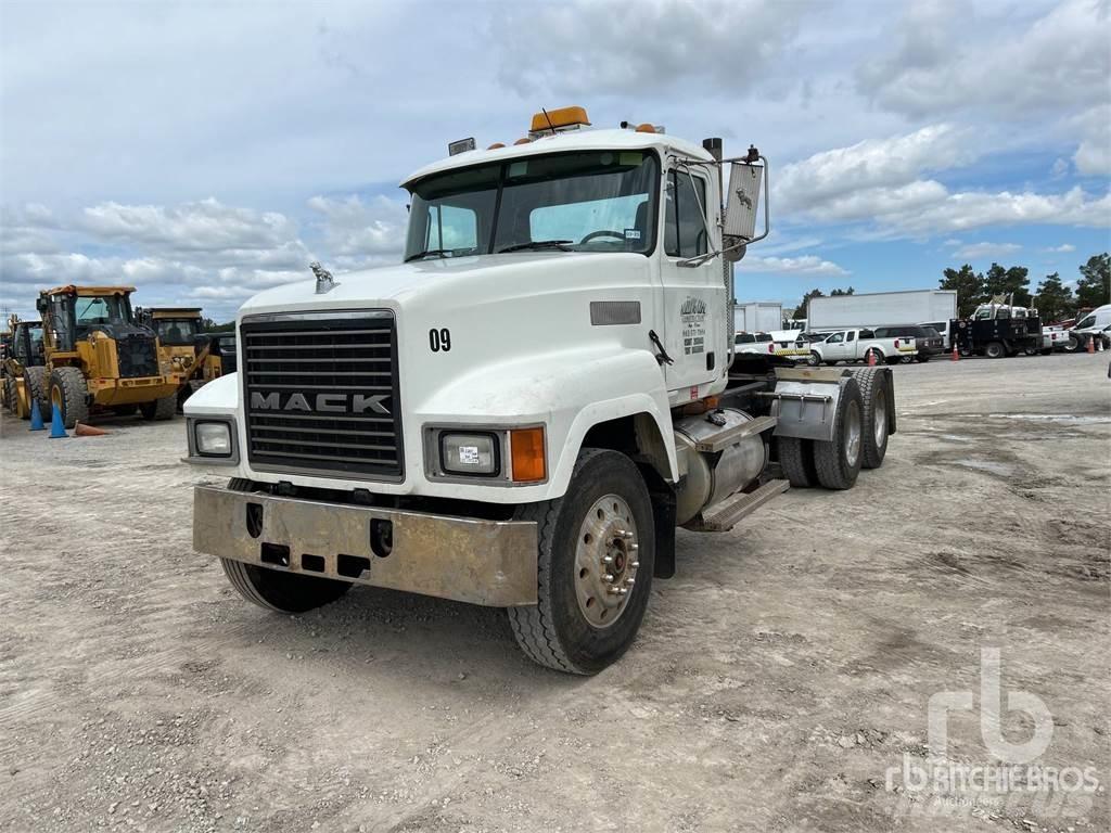 Mack CH613 Autotractoare