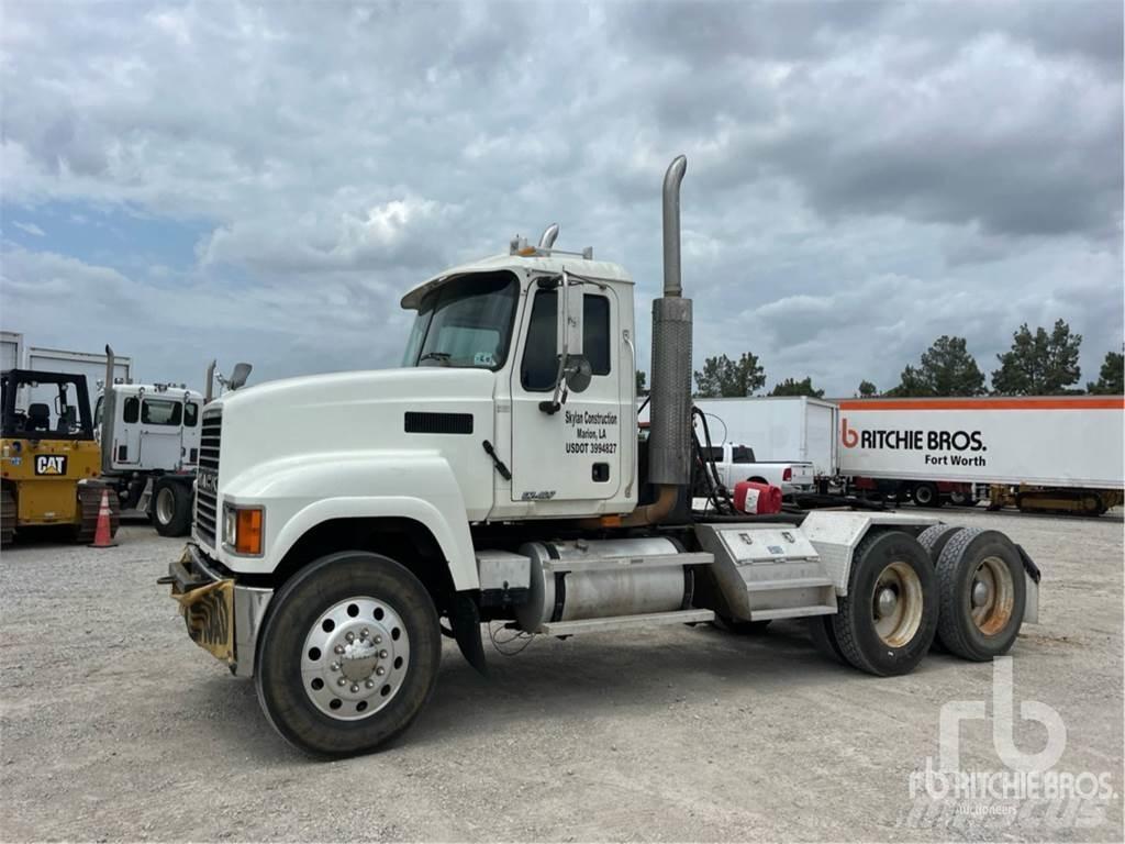 Mack CHN613 Autotractoare