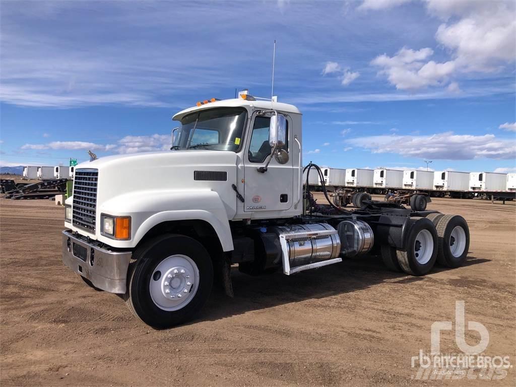 Mack CHU613 Autotractoare