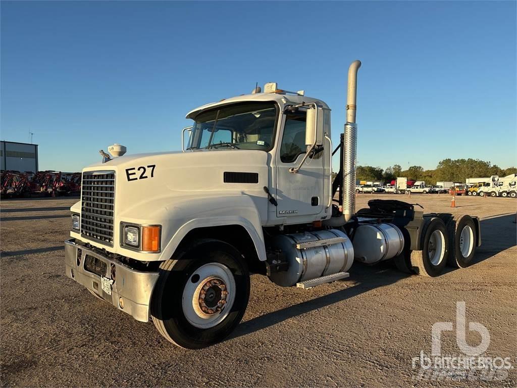 Mack CHU613 Autotractoare