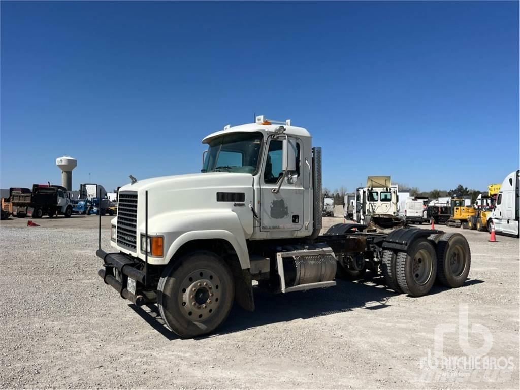 Mack CHU613 Autotractoare