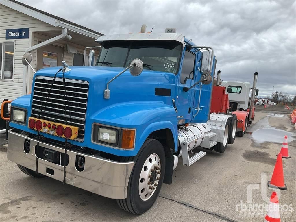 Mack CHU613 Autotractoare