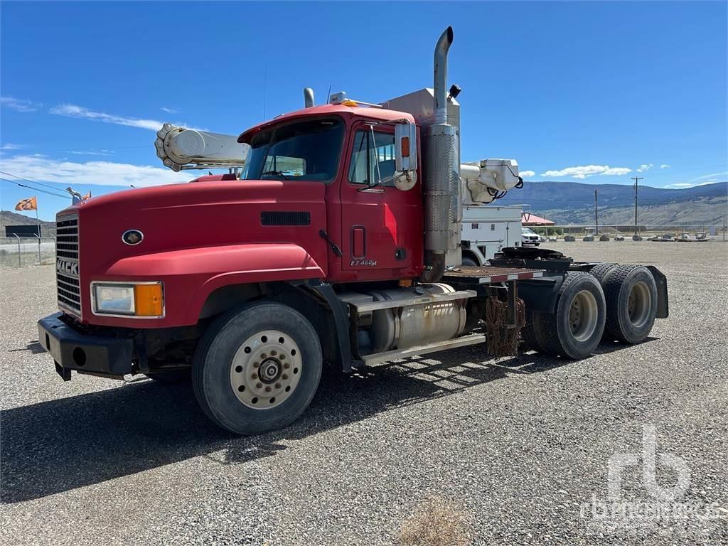Mack CL713 Autotractoare