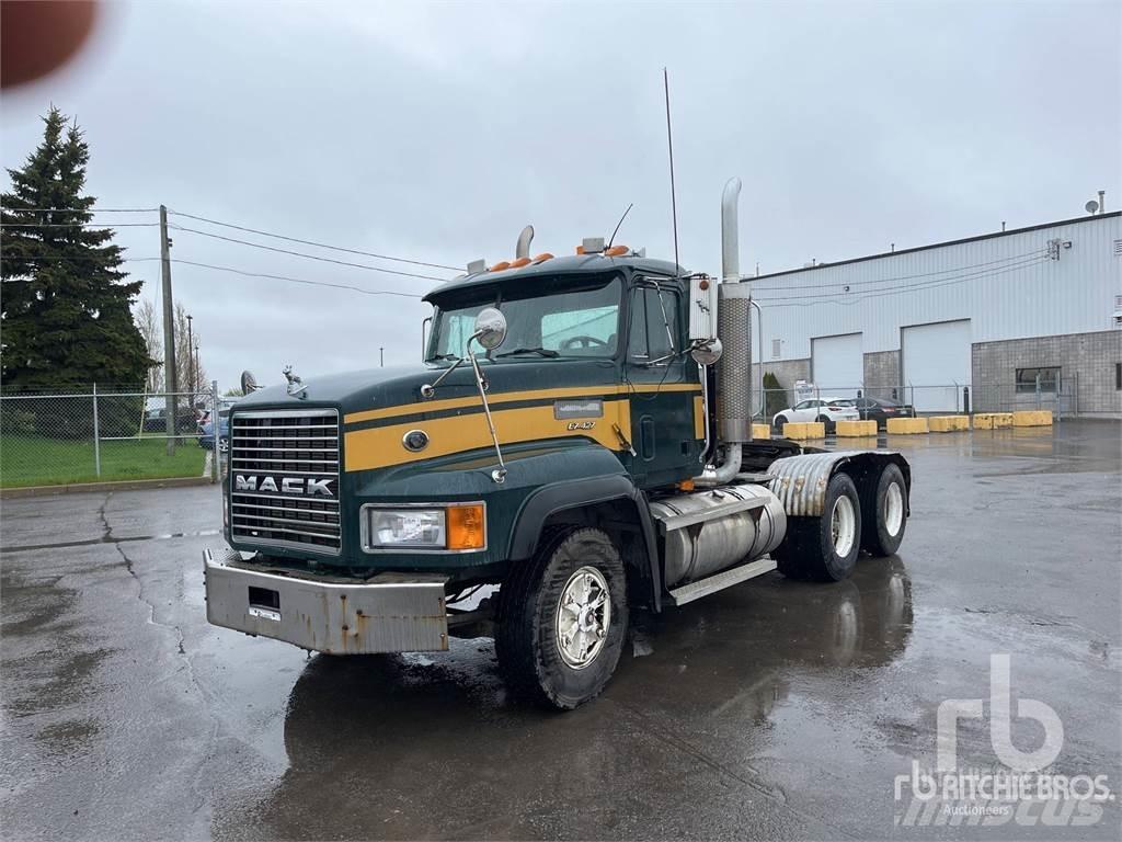 Mack CL713 Autotractoare