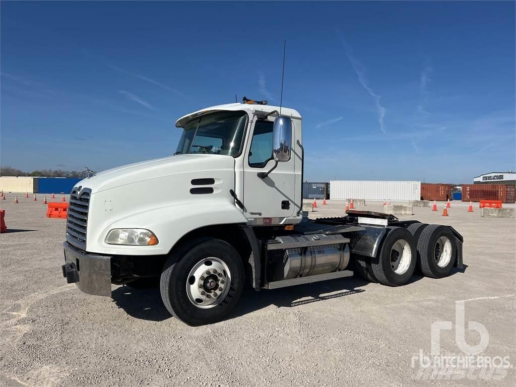 Mack CX613 Autotractoare