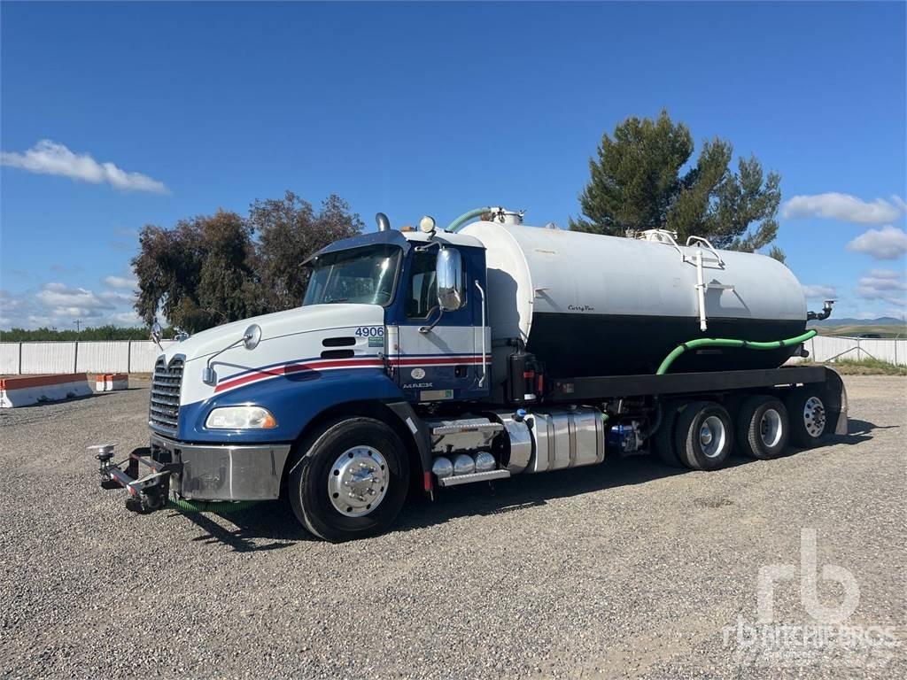 Mack CX613 Cisterne