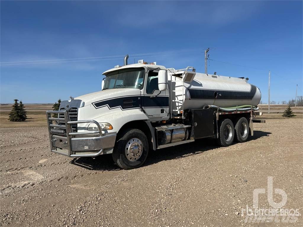 Mack CX613 Cisterne