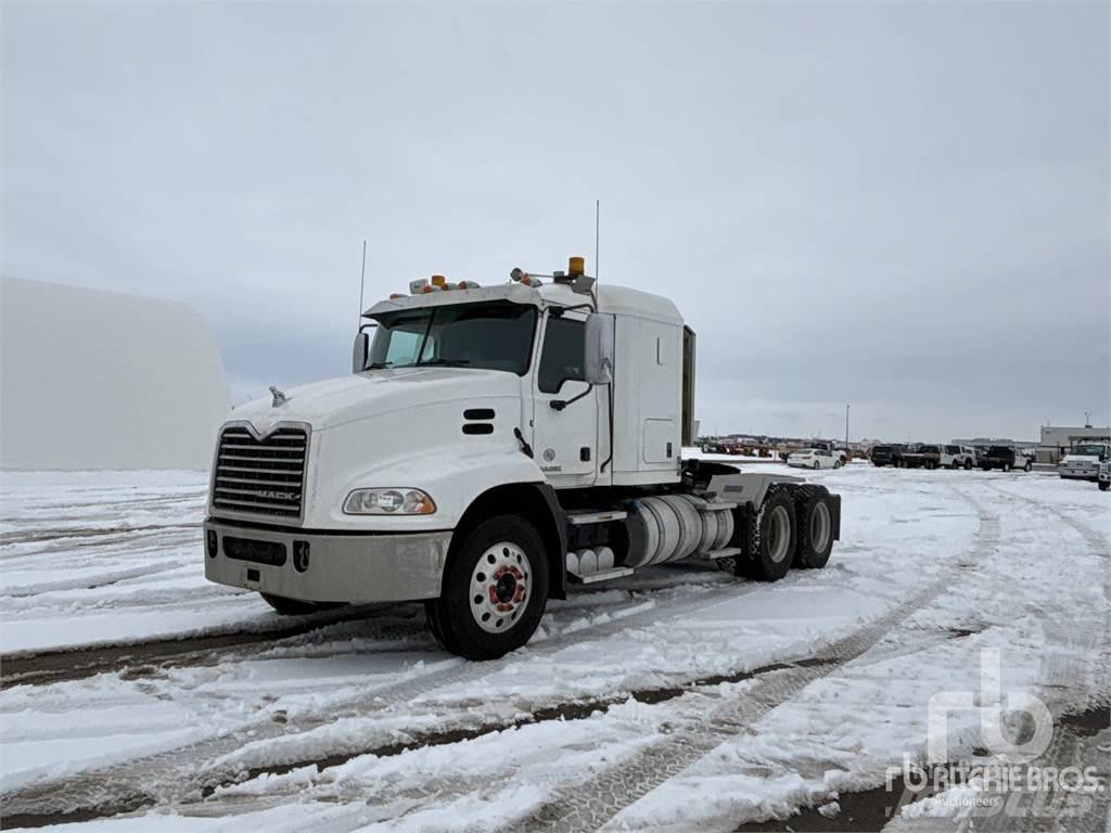 Mack CXU613 Autotractoare