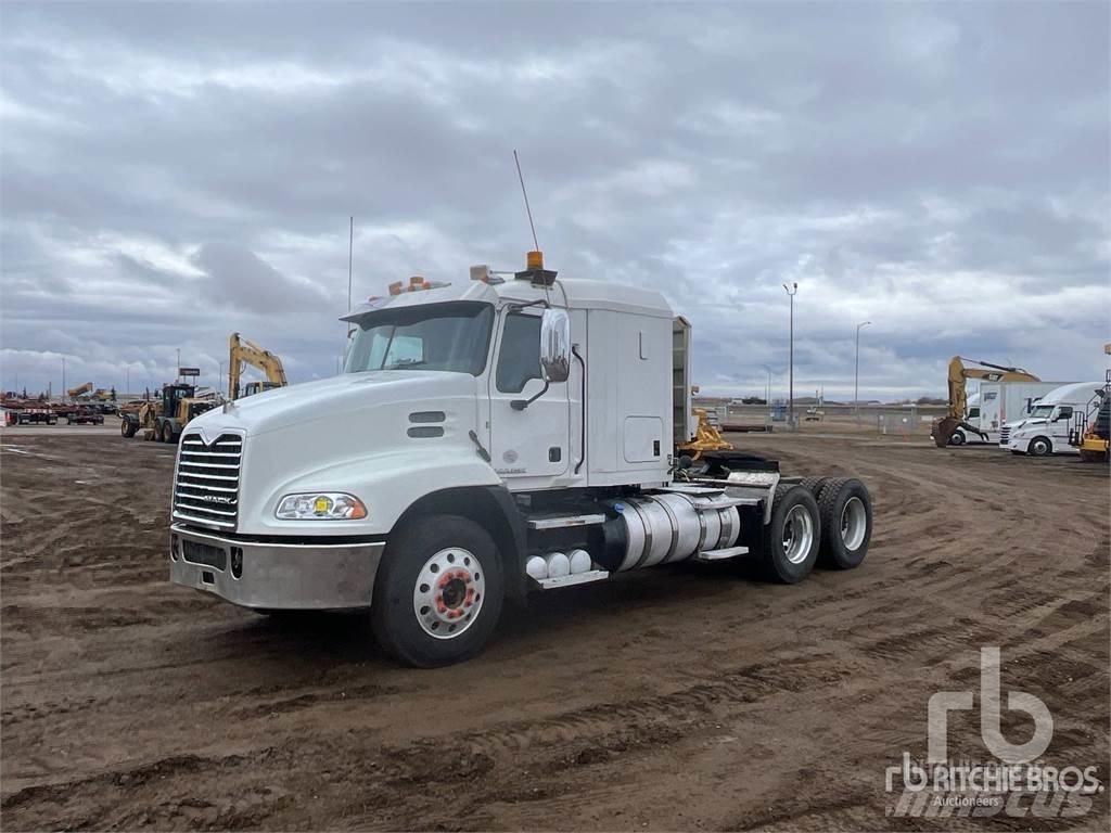 Mack CXU613 Autotractoare