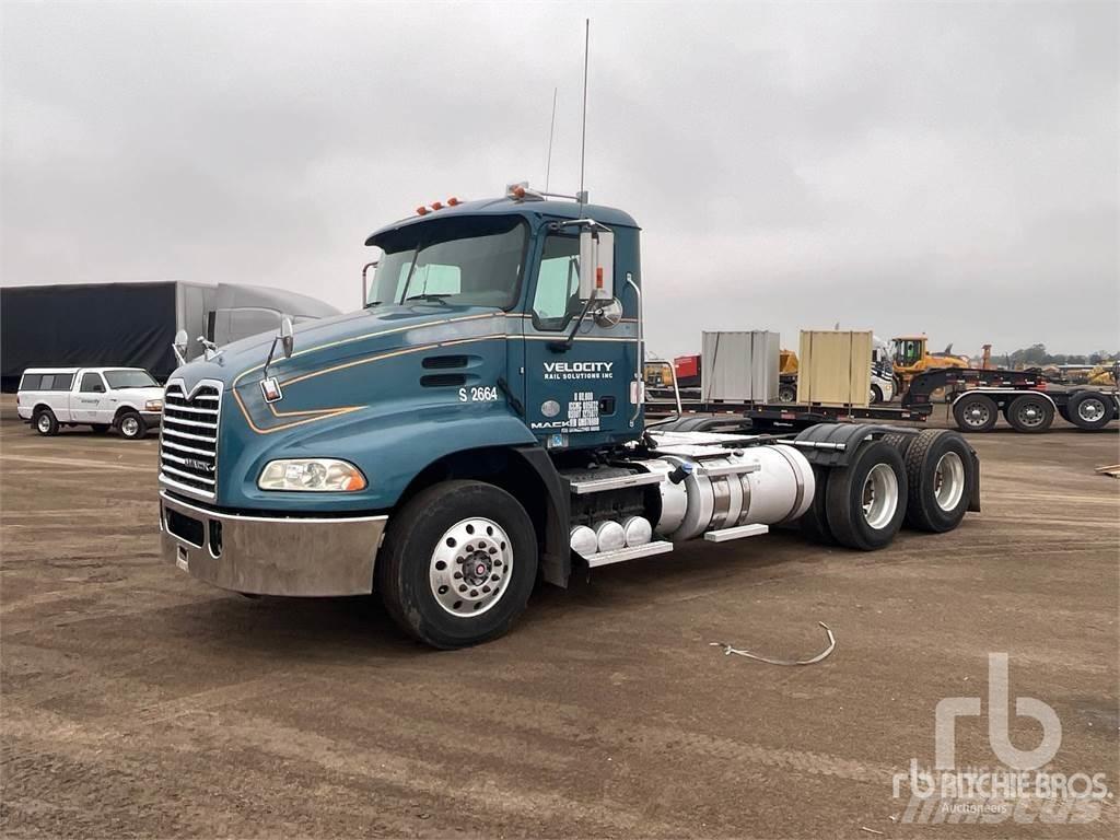 Mack CXU613 Autotractoare