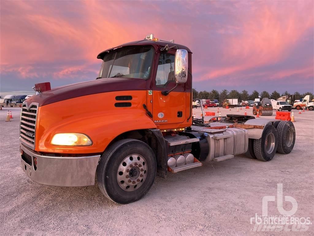 Mack CXU613 Autotractoare