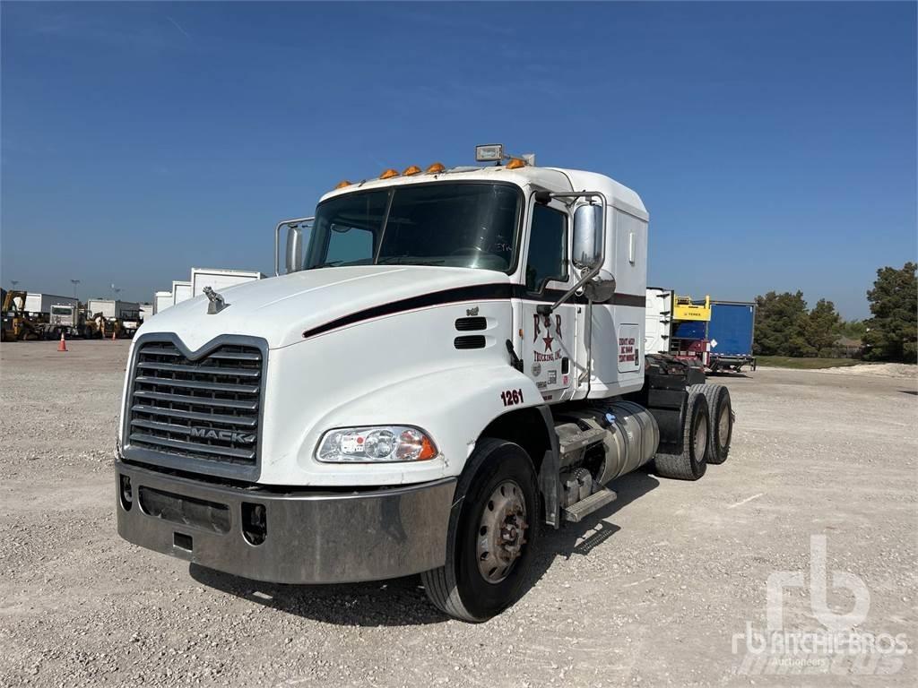 Mack CXU613 Autotractoare