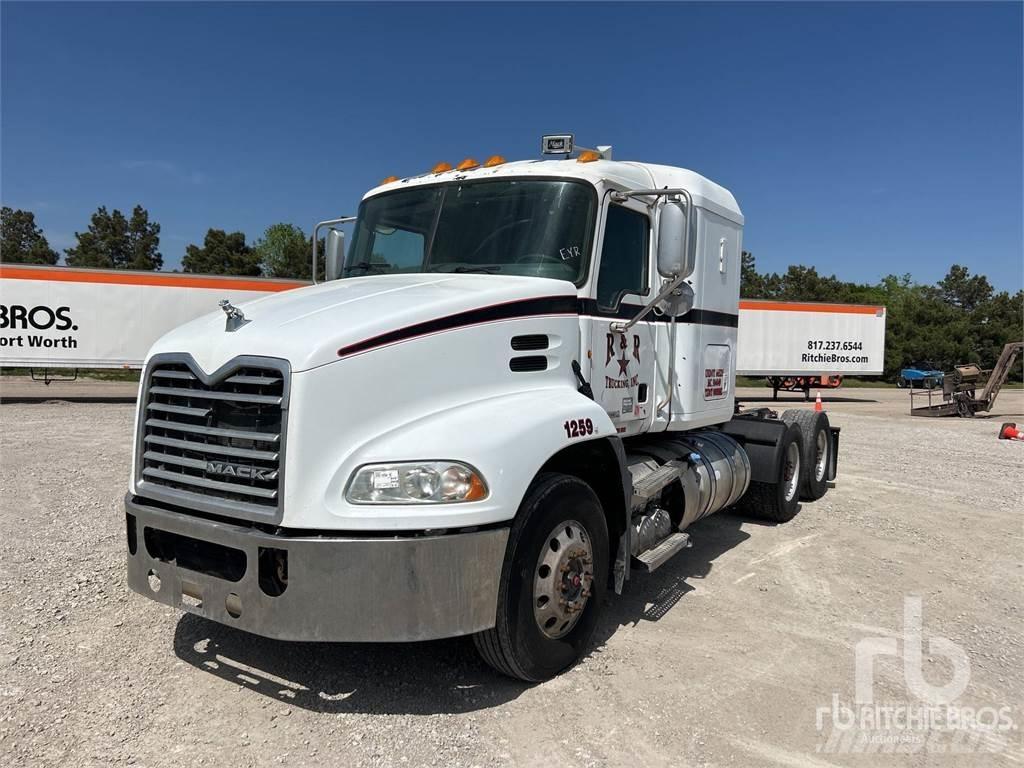 Mack CXU613 Autotractoare
