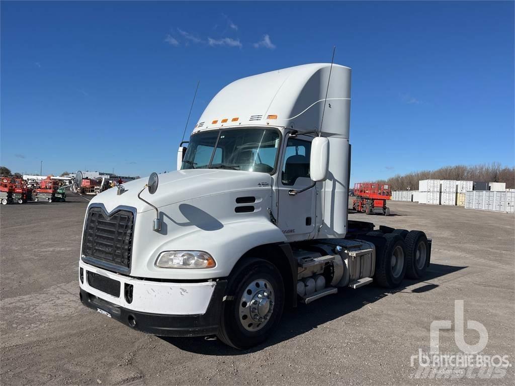 Mack CXU613 Autotractoare