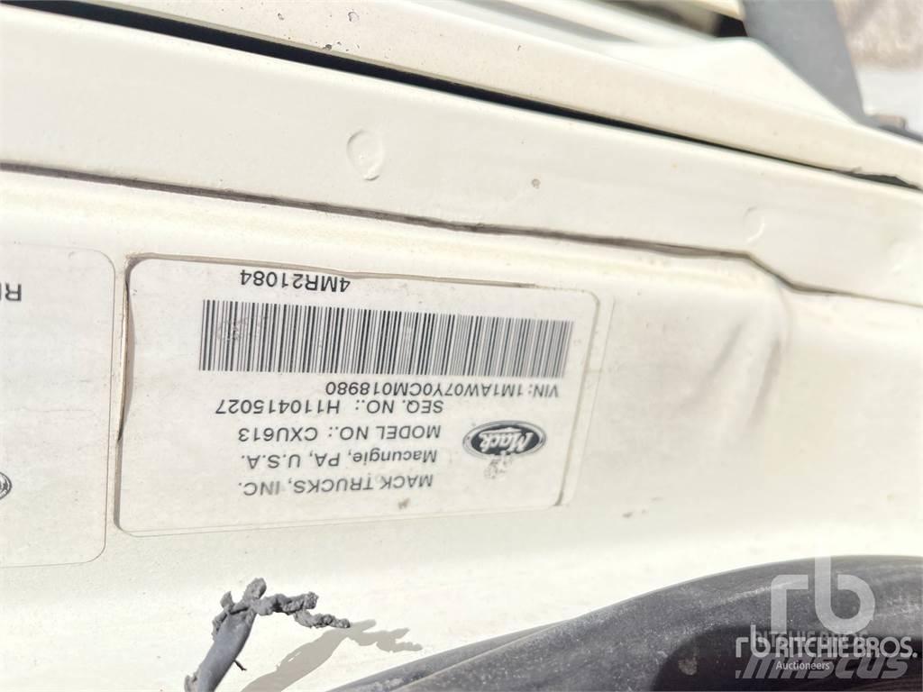 Mack CXU613 Autotractoare