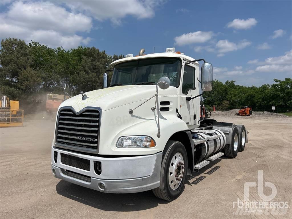 Mack CXU613 Autotractoare