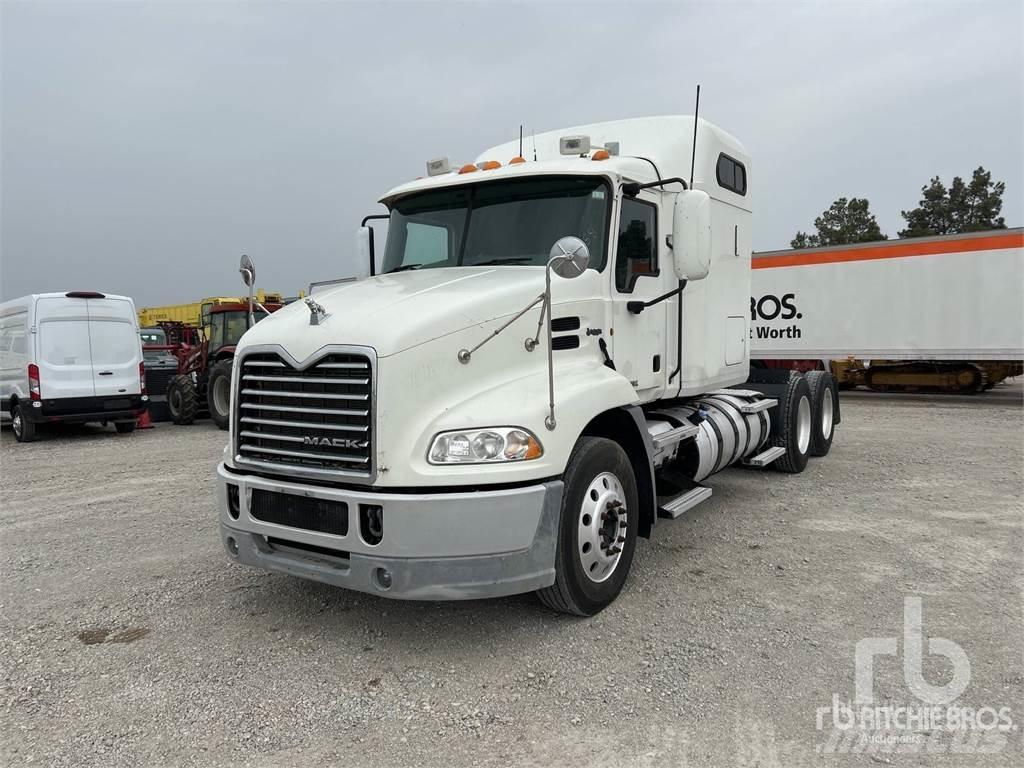 Mack CXU613 Autotractoare