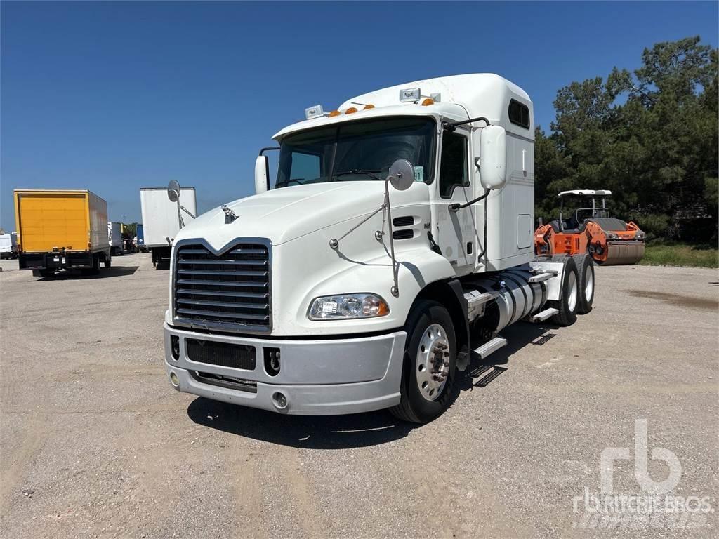 Mack CXU613 Autotractoare