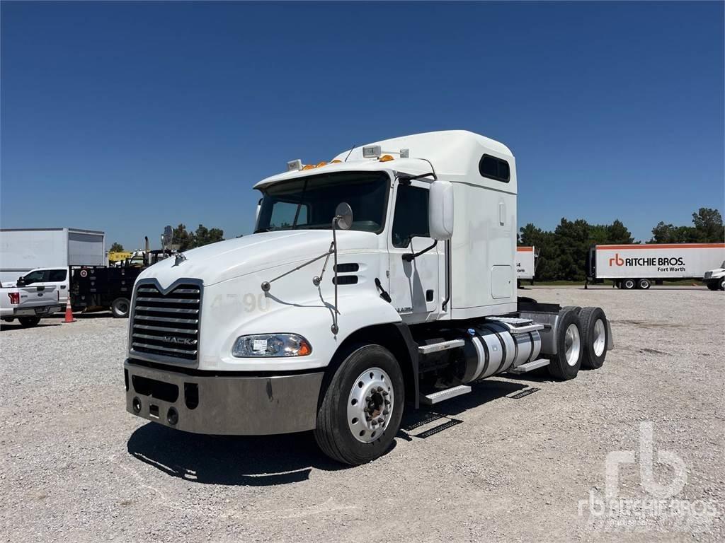 Mack CXU613 Autotractoare