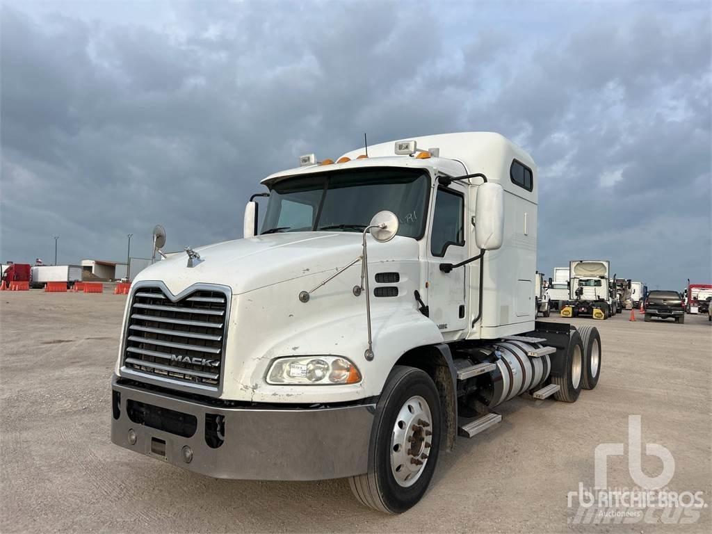 Mack CXU613 Autotractoare