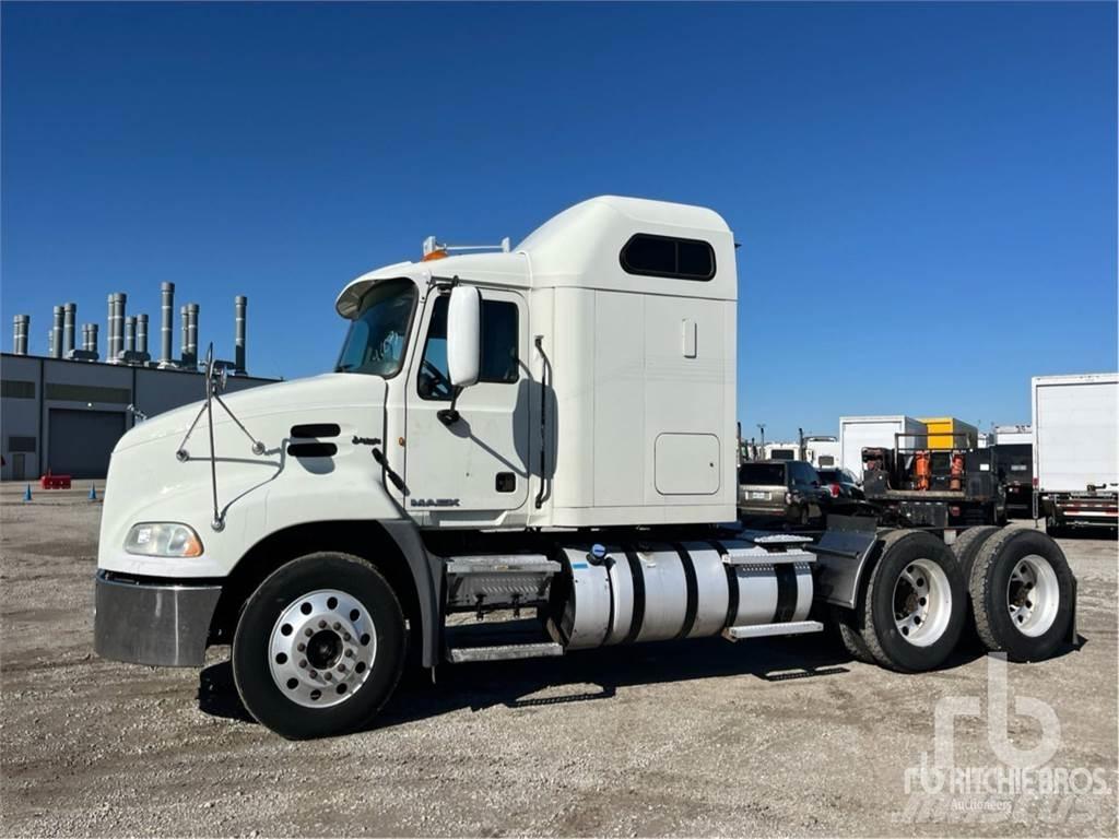 Mack CXU613 Autotractoare