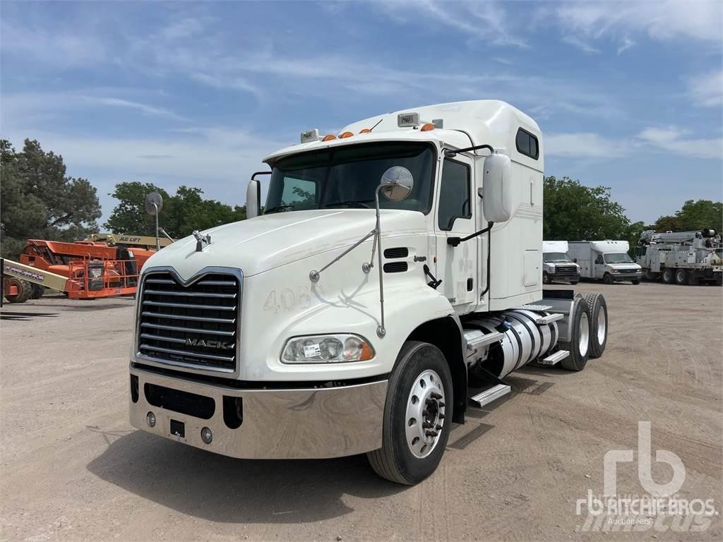Mack CXU613 Autotractoare