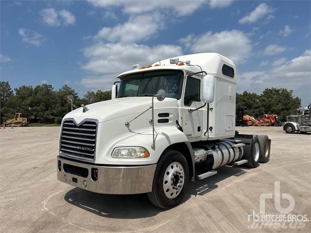 Mack CXU613 Autotractoare