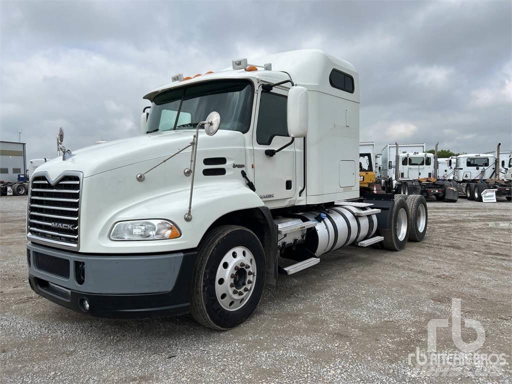 Mack CXU613 Autotractoare